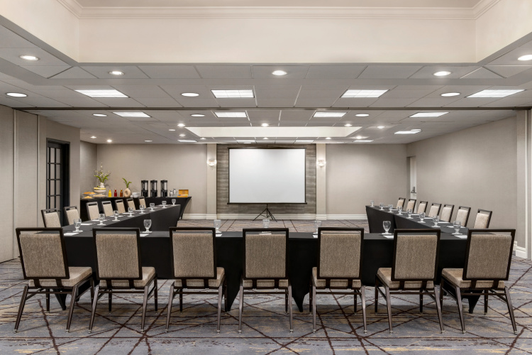 Crowne Plaza Edison photo 20