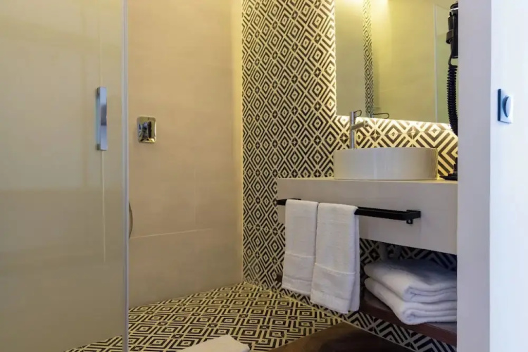 Diagonal Hotel