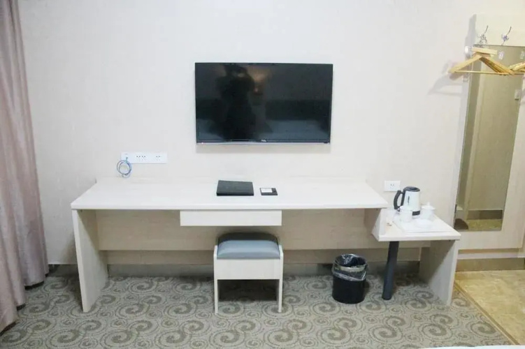 Super 8 Hotel