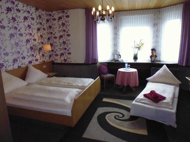 Standard Triple room