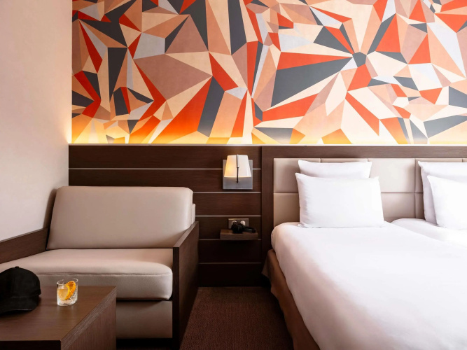 Mercure Omaha Beach Hotel