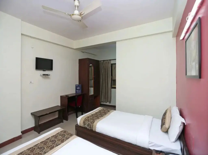 Oyo Flagship 26480 Hotel Nisa