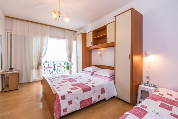 1 Bedroom Apartment with balcony and with view