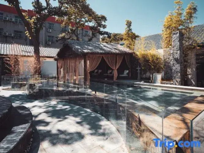 Big House Hot Spring Courtyard Hotel