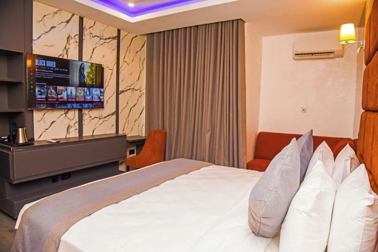Deluxe Double room with pool view