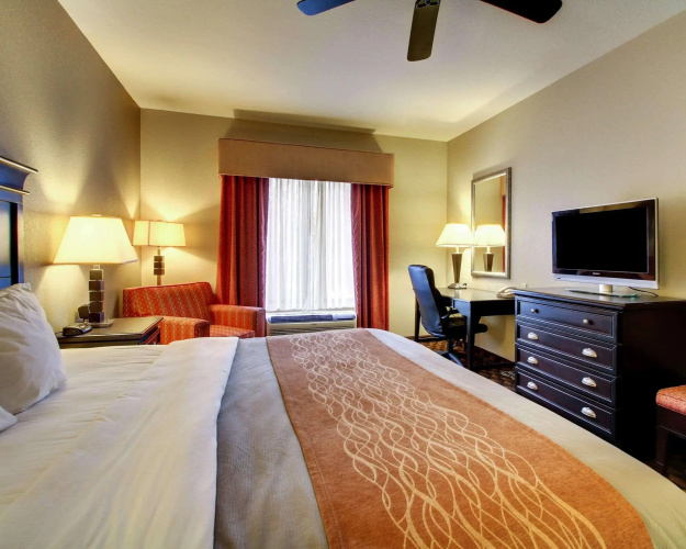 Comfort Inn & Suites Clinton - Jackson West