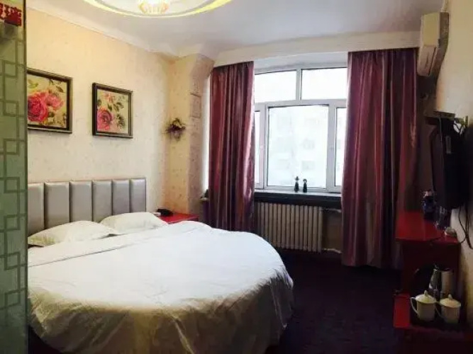 Harbin Yinnian Hotel