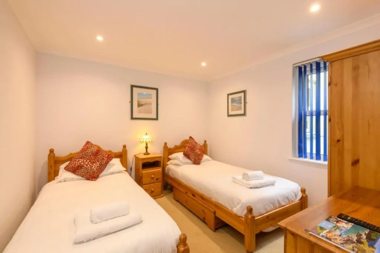Beachcombers Apartments