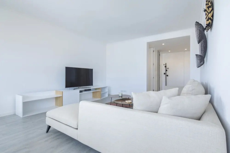 Luxurious Seaview Apartment in Estoril