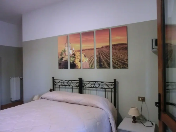 1 Bedroom Classic Triple Basement room