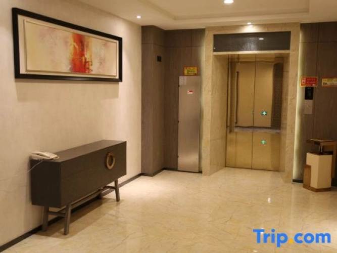 Yangguang Huacheng Hotel