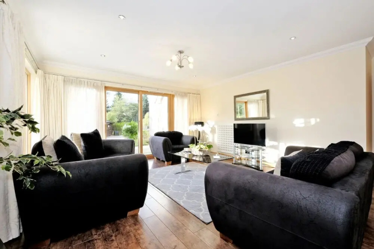 Bright Cults Home Near to the River Dee