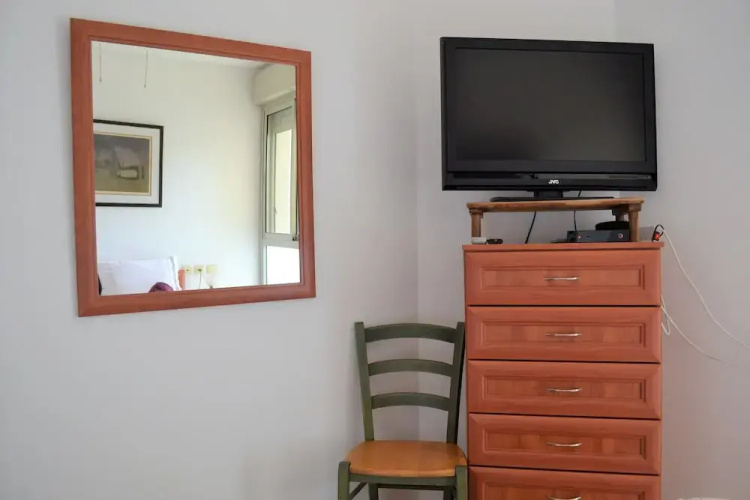 2BDR Amazing Location with Parking