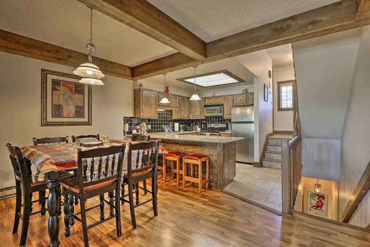 2 Mi to Lake Dillon: Spacious Condo w/ Mtn Views