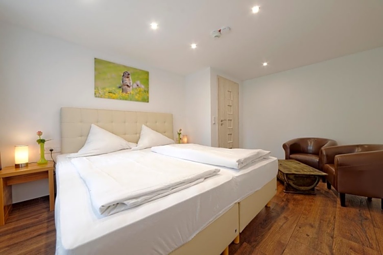 2 Bedrooms Apartment