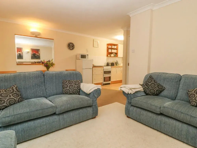 10 Pear Tree Court