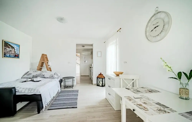 Awesome Apartment in Orebic With Wifi