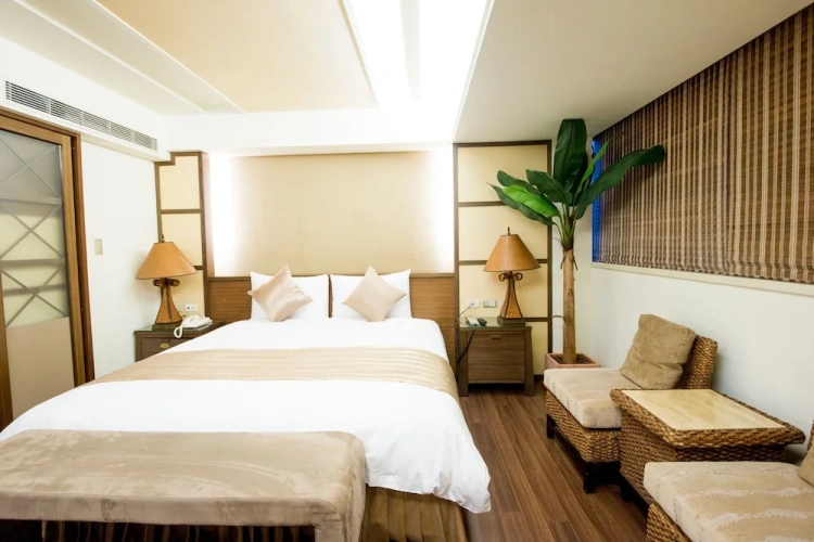 Deluxe Suite