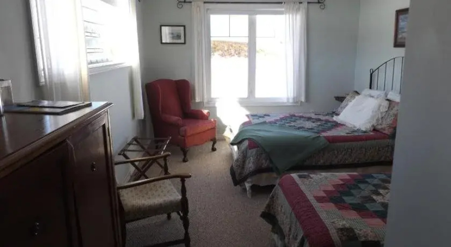 Johnson Shore Inn
