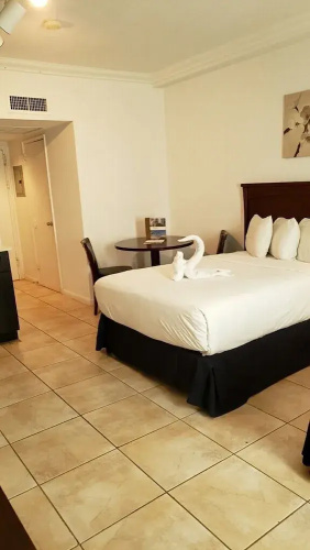 Renovated Ocean view Studio Sleeps 4 , on the beach