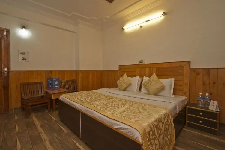 OYO 4605 Hotel Aakarsh
