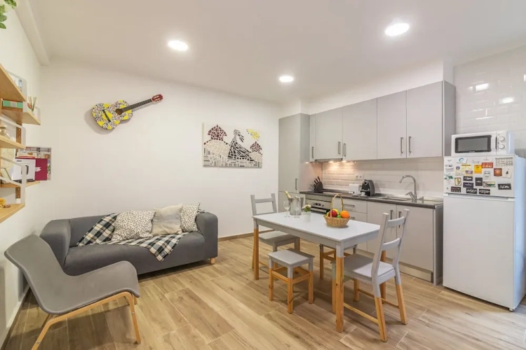 2 Bedrooms Apartment