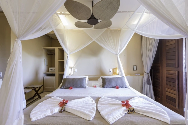 Deluxe room with balcony and with partial sea view