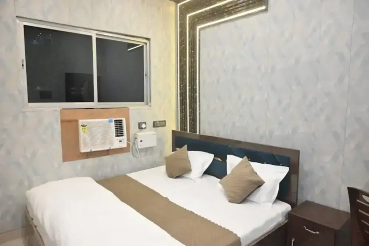 Goroomgo Narayan Niwas Homestay Ayodhya