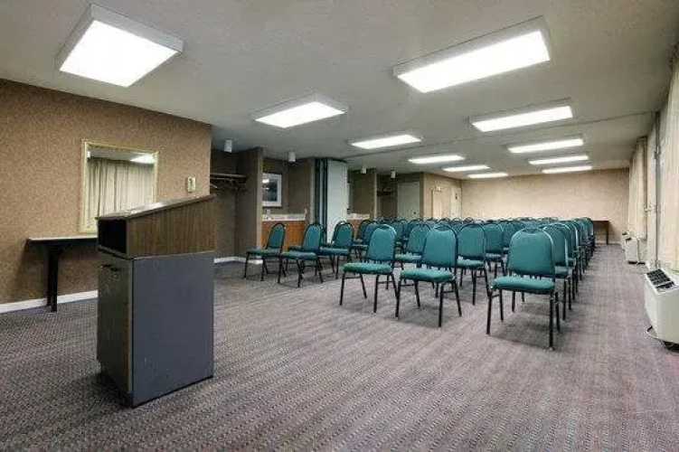 American Inn & Suites