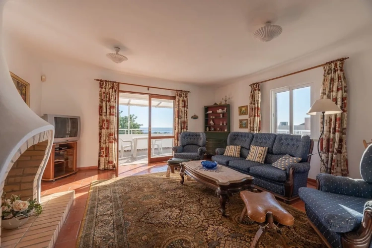 3 Bedrooms Villa
