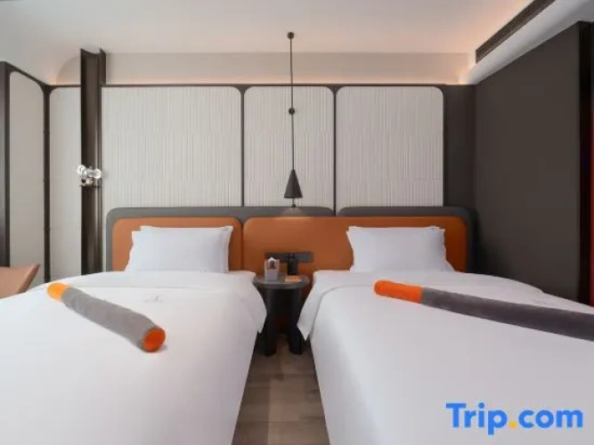 Premier Twin room