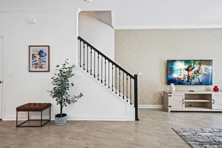 1142 Kingsbarn Street