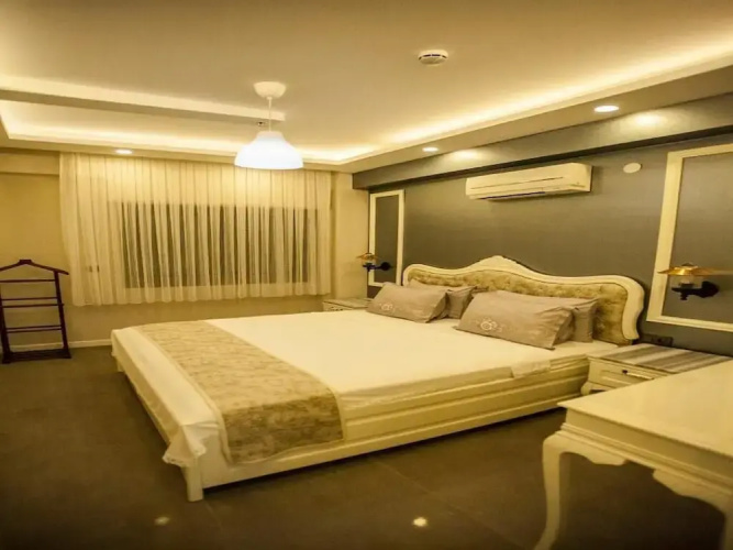 Lion Park Suits & Residence