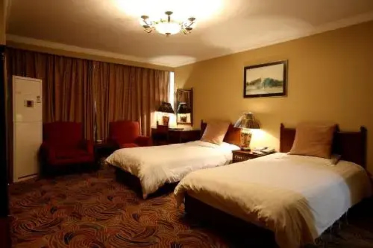 Dongyuan Plaza Hostel