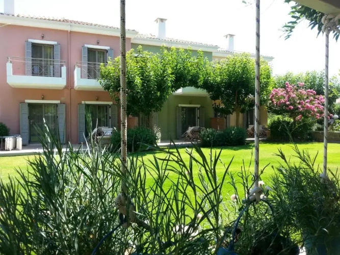 2 Bedrooms Cottage