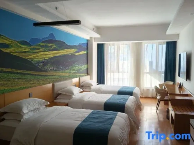 Standard Triple room