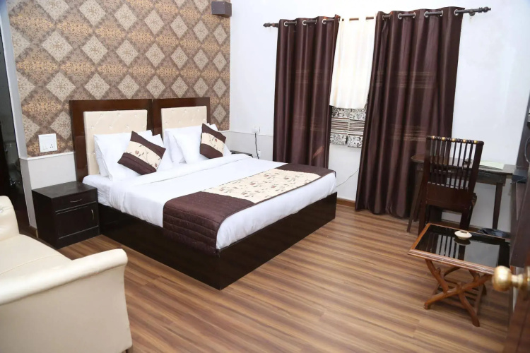 Pacific Inn Suryansh Hotel