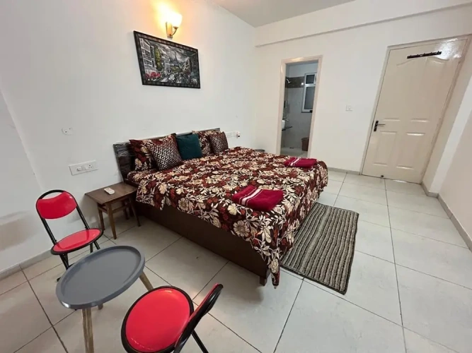 3 Bedrooms Apartment
