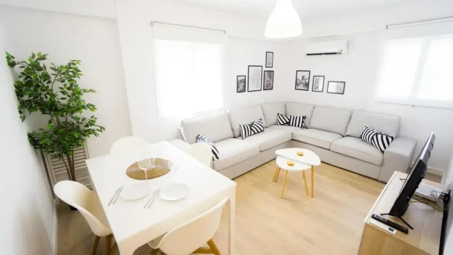 3 Bedrooms Apartment