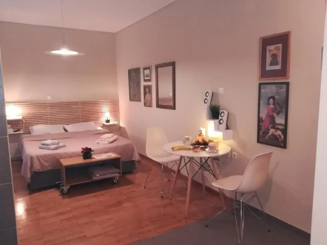 Koukaki ideal studio for 2