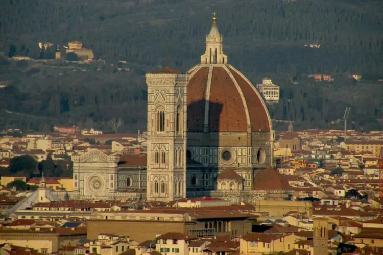 Santa Croce. Quiet, large and luminous loft