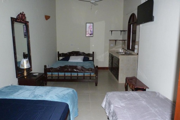 Standard Triple room