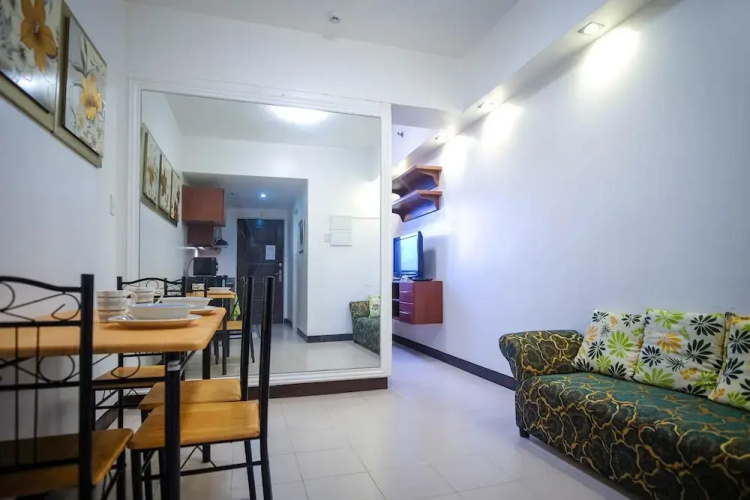 SR Vacation Rental - The Persimmon Condominium