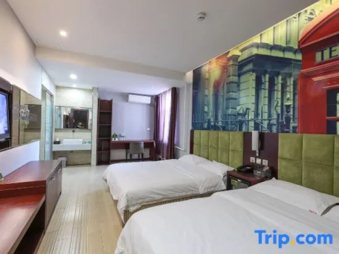 Business Quadruple room