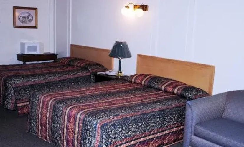 Lodge Motor Inn