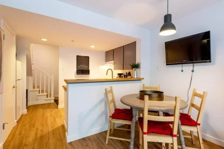 2 Bedrooms Apartment