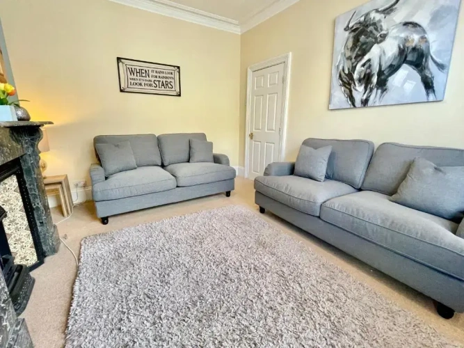 3 Bedrooms Cottage