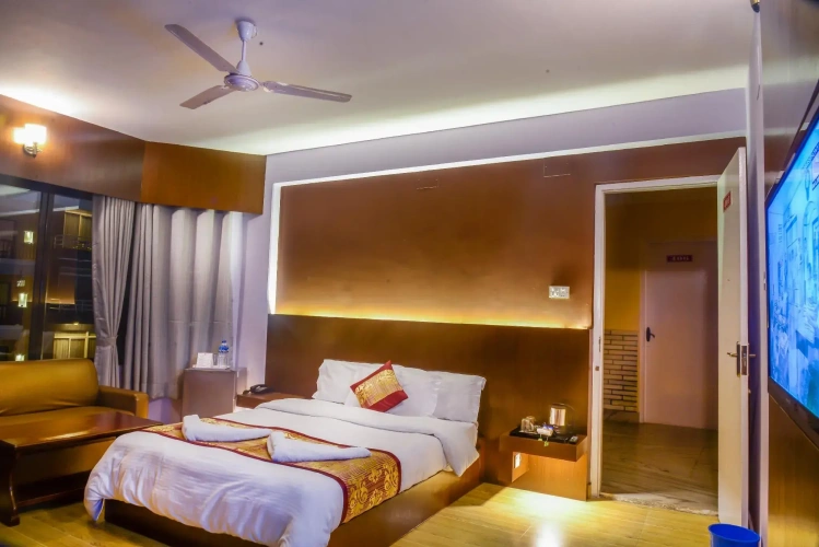 Deluxe room with lake view