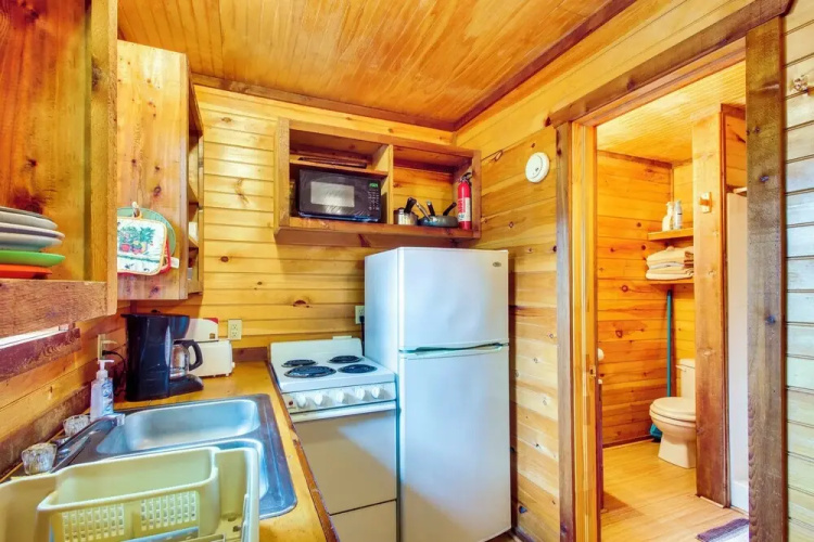 Cedar Falls Cabins #6: Hillside w/ Views!