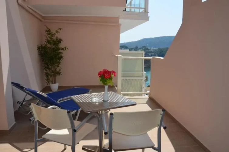 Deluxe Double room with garden view
